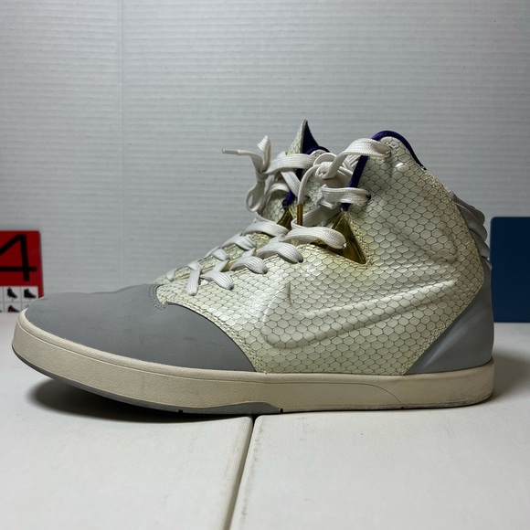 Nike Kobe 9 NSW Lifestyle
Wolf Grey - Picture 7 of 9